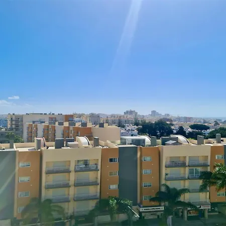 Al Charb Topfloor Sea View, Ar Con, Pool - Cleverdetails *