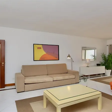 Al Charb Topfloor Sea View, Ar Con, Pool - Cleverdetails *