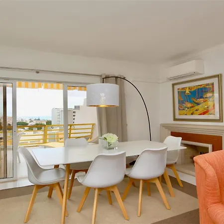 Al Charb Topfloor Sea View, Ar Con, Pool - Cleverdetails Apartment *