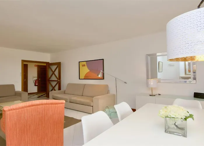 Apartamento Al Charb Topfloor Sea View, Ar Con, Pool - Cleverdetails *