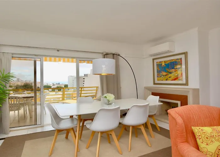 Al Charb Topfloor Sea View, Ar Con, Pool - Cleverdetails Appartamento *