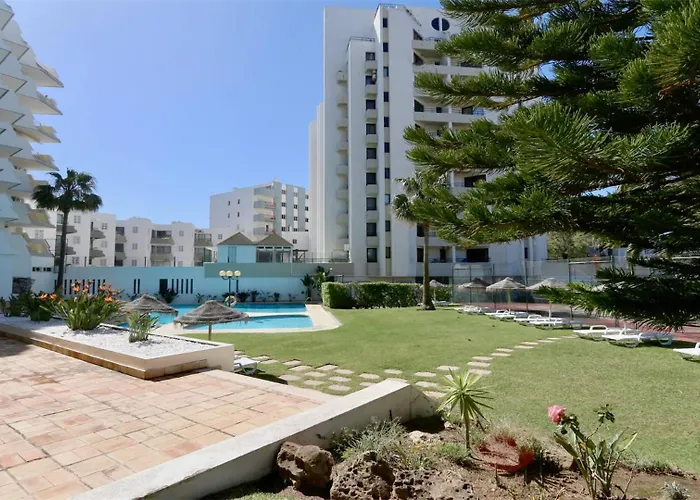 Al Charb Topfloor Sea View, Ar Con, Pool - Cleverdetails