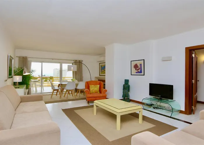 Al Charb Topfloor Sea View, Ar Con, Pool - Cleverdetails Apartamento