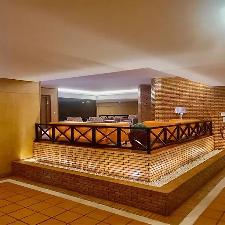 Al Charb Topfloor Sea View, Ar Con, Pool - Cleverdetails *