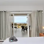 Al Charb Topfloor Sea View, Ar Con, Pool - Cleverdetails *