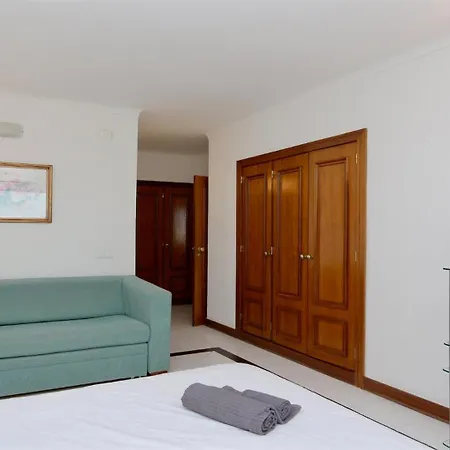 Al Charb Topfloor Sea View, Ar Con, Pool - Cleverdetails Apartament